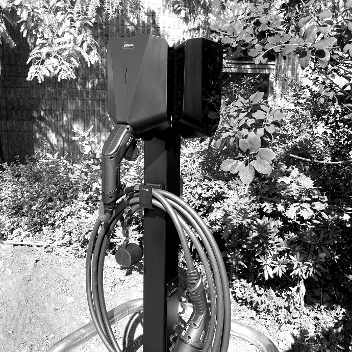 Installation d'une borne de recharge Easee par Signlight à Marche-en-Famenne