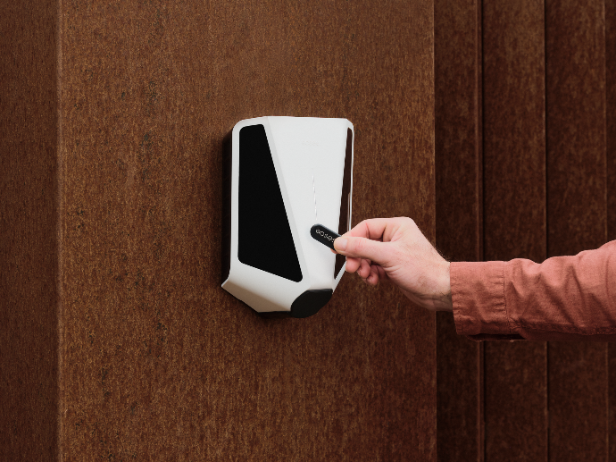 Installation d'une borne de recharge Easee par Signlight à Huy