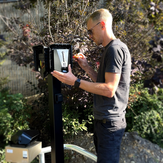 Nicolas Hérion Installation d'une borne de recharge Easee par Signlight à Huy
